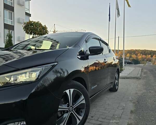 Черный Ниссан Лиф, объемом двигателя 0 л и пробегом 190 тыс. км за 12500 $, фото 7 на Automoto.ua