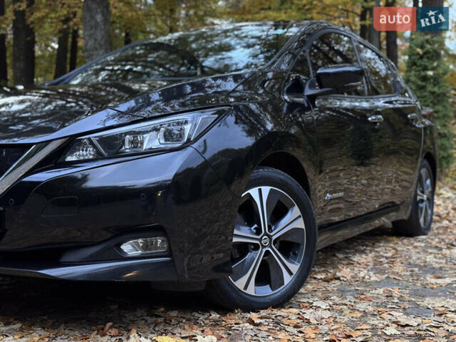 Черный Ниссан Лиф, объемом двигателя 0 л и пробегом 128 тыс. км за 12500 $, фото 8 на Automoto.ua