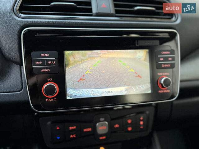 Черный Ниссан Лиф, объемом двигателя 0 л и пробегом 111 тыс. км за 11200 $, фото 19 на Automoto.ua