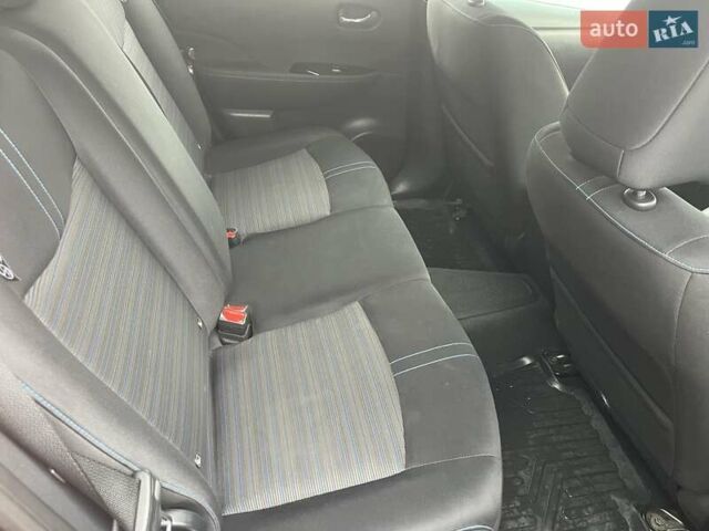 Черный Ниссан Лиф, объемом двигателя 0 л и пробегом 120 тыс. км за 11900 $, фото 31 на Automoto.ua