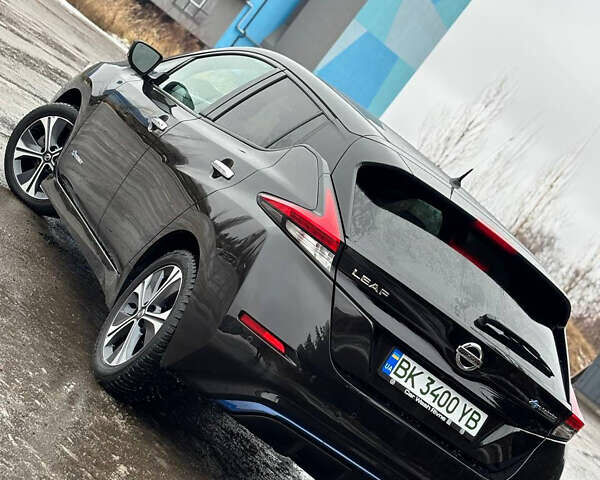 Черный Ниссан Лиф, объемом двигателя 0 л и пробегом 141 тыс. км за 12300 $, фото 4 на Automoto.ua