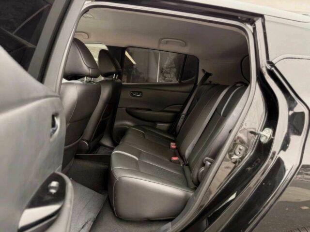 Черный Ниссан Лиф, объемом двигателя 0 л и пробегом 43 тыс. км за 5000 $, фото 9 на Automoto.ua