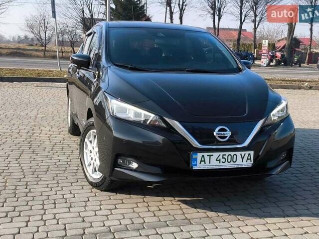 Чорний Ніссан Ліф, об'ємом двигуна 0 л та пробігом 64 тис. км за 15400 $, фото 1 на Automoto.ua