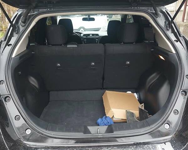 Черный Ниссан Лиф, объемом двигателя 0 л и пробегом 40 тыс. км за 13500 $, фото 4 на Automoto.ua