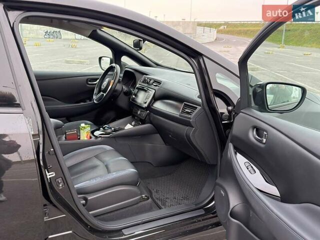 Черный Ниссан Лиф, объемом двигателя 0 л и пробегом 92 тыс. км за 13100 $, фото 5 на Automoto.ua