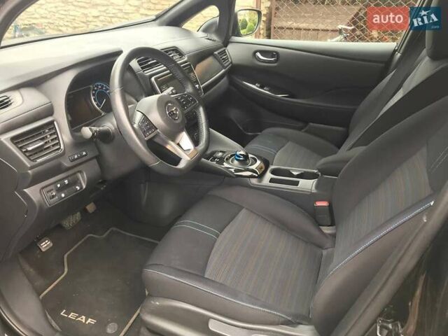 Черный Ниссан Лиф, объемом двигателя 0 л и пробегом 90 тыс. км за 20500 $, фото 4 на Automoto.ua