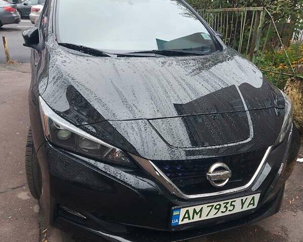 Черный Ниссан Лиф, объемом двигателя 0 л и пробегом 40 тыс. км за 13500 $, фото 6 на Automoto.ua