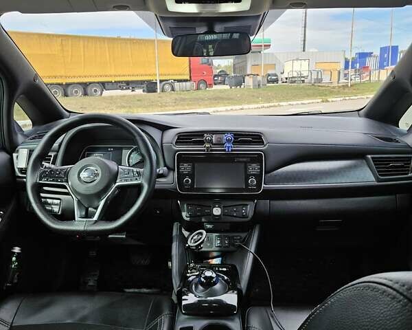 Чорний Ніссан Ліф, об'ємом двигуна 0 л та пробігом 165 тис. км за 11200 $, фото 1 на Automoto.ua