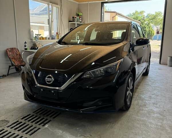 Черный Ниссан Лиф, объемом двигателя 0 л и пробегом 59 тыс. км за 16500 $, фото 6 на Automoto.ua