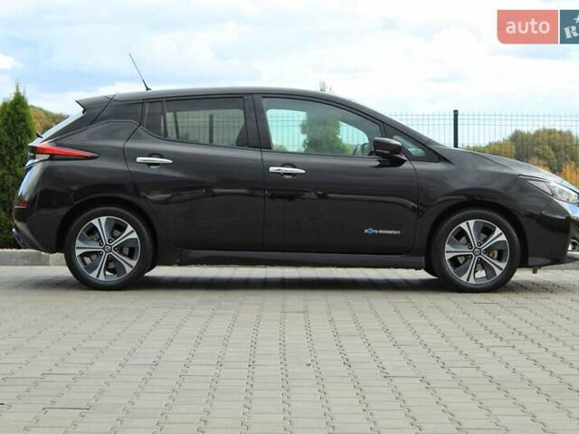 Чорний Ніссан Ліф, об'ємом двигуна 0 л та пробігом 64 тис. км за 13299 $, фото 6 на Automoto.ua