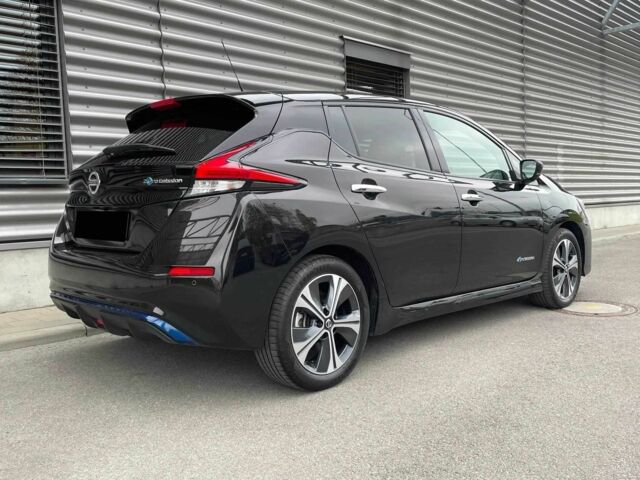 Черный Ниссан Лиф, объемом двигателя 0 л и пробегом 68 тыс. км за 9000 $, фото 2 на Automoto.ua