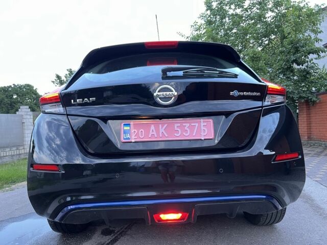 Черный Ниссан Лиф, объемом двигателя 0 л и пробегом 63 тыс. км за 12999 $, фото 2 на Automoto.ua