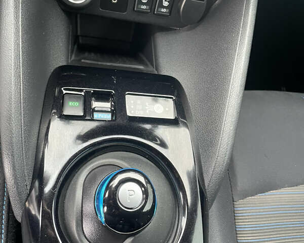 Чорний Ніссан Ліф, об'ємом двигуна 0 л та пробігом 115 тис. км за 12000 $, фото 12 на Automoto.ua