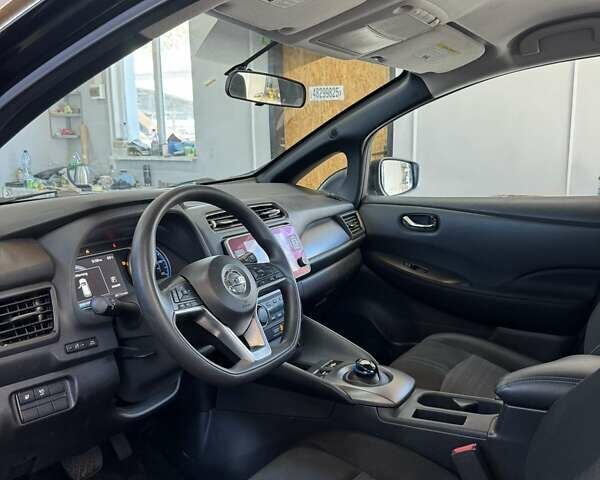 Черный Ниссан Лиф, объемом двигателя 0 л и пробегом 59 тыс. км за 16500 $, фото 8 на Automoto.ua