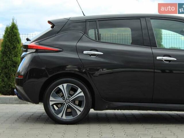 Чорний Ніссан Ліф, об'ємом двигуна 0 л та пробігом 64 тис. км за 13299 $, фото 7 на Automoto.ua