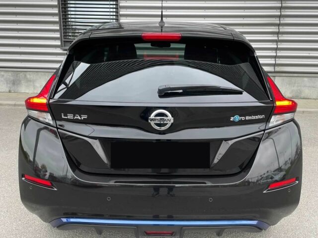 Черный Ниссан Лиф, объемом двигателя 0 л и пробегом 34 тыс. км за 6700 $, фото 5 на Automoto.ua