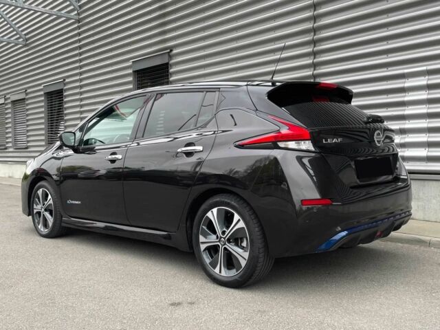 Черный Ниссан Лиф, объемом двигателя 0 л и пробегом 34 тыс. км за 6700 $, фото 4 на Automoto.ua