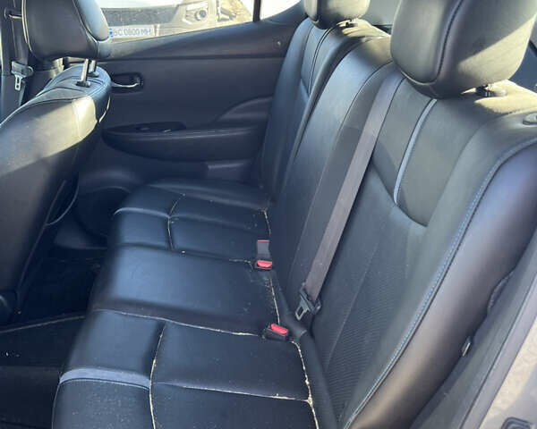 Черный Ниссан Лиф, объемом двигателя 0 л и пробегом 234 тыс. км за 11000 $, фото 9 на Automoto.ua