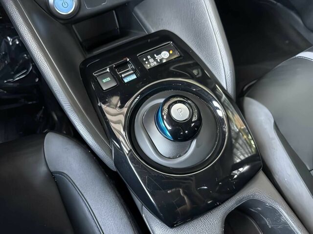 Черный Ниссан Лиф, объемом двигателя 0 л и пробегом 36 тыс. км за 7500 $, фото 9 на Automoto.ua