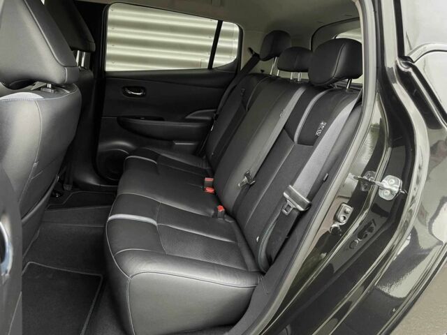 Черный Ниссан Лиф, объемом двигателя 0 л и пробегом 68 тыс. км за 9000 $, фото 6 на Automoto.ua