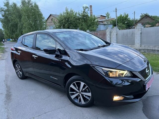 Черный Ниссан Лиф, объемом двигателя 0 л и пробегом 63 тыс. км за 12999 $, фото 6 на Automoto.ua