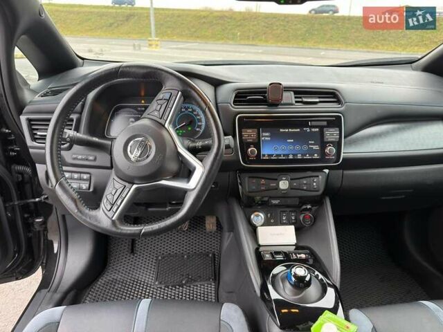 Черный Ниссан Лиф, объемом двигателя 0 л и пробегом 92 тыс. км за 13100 $, фото 16 на Automoto.ua