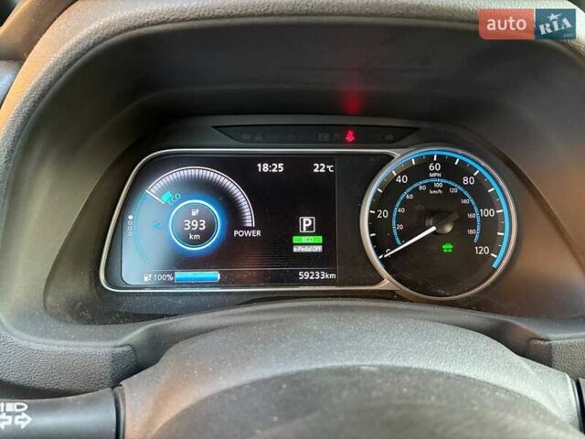 Черный Ниссан Лиф, объемом двигателя 0 л и пробегом 59 тыс. км за 16500 $, фото 3 на Automoto.ua