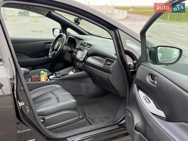 Черный Ниссан Лиф, объемом двигателя 0 л и пробегом 92 тыс. км за 13100 $, фото 21 на Automoto.ua