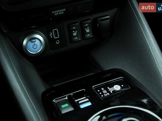 Чорний Ніссан Ліф, об'ємом двигуна 0 л та пробігом 64 тис. км за 13299 $, фото 41 на Automoto.ua