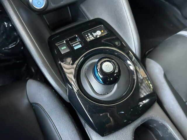 Черный Ниссан Лиф, объемом двигателя 0 л и пробегом 34 тыс. км за 8100 $, фото 11 на Automoto.ua