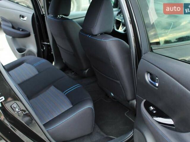 Чорний Ніссан Ліф, об'ємом двигуна 0 л та пробігом 64 тис. км за 13299 $, фото 50 на Automoto.ua