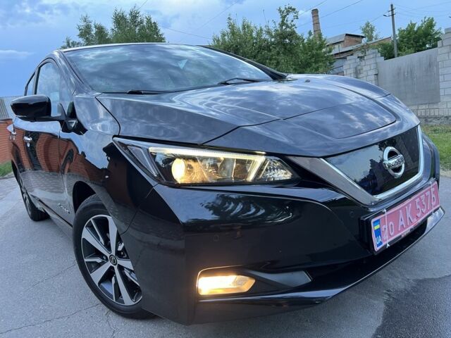 Черный Ниссан Лиф, объемом двигателя 0 л и пробегом 63 тыс. км за 12999 $, фото 5 на Automoto.ua