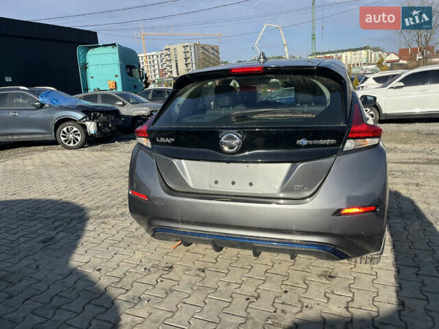 Черный Ниссан Лиф, объемом двигателя 0 л и пробегом 234 тыс. км за 11000 $, фото 7 на Automoto.ua