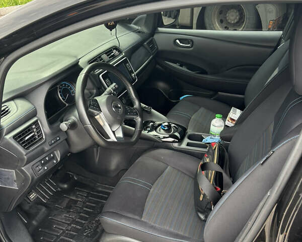 Черный Ниссан Лиф, объемом двигателя 0 л и пробегом 50 тыс. км за 14750 $, фото 26 на Automoto.ua