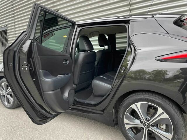 Черный Ниссан Лиф, объемом двигателя 0 л и пробегом 34 тыс. км за 6700 $, фото 12 на Automoto.ua