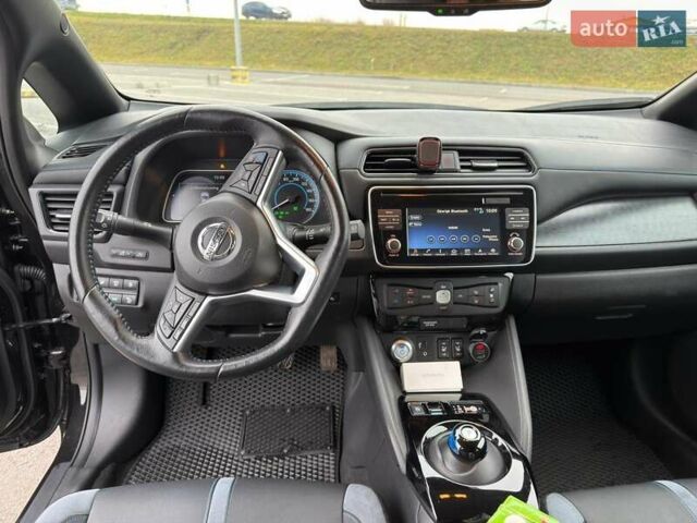Черный Ниссан Лиф, объемом двигателя 0 л и пробегом 92 тыс. км за 13100 $, фото 49 на Automoto.ua