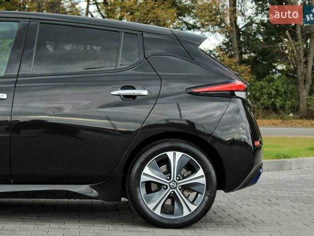 Чорний Ніссан Ліф, об'ємом двигуна 0 л та пробігом 64 тис. км за 13299 $, фото 17 на Automoto.ua