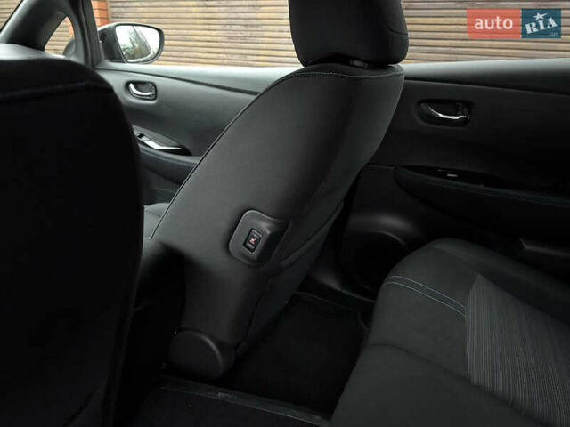 Черный Ниссан Лиф, объемом двигателя 0 л и пробегом 19 тыс. км за 14800 $, фото 15 на Automoto.ua