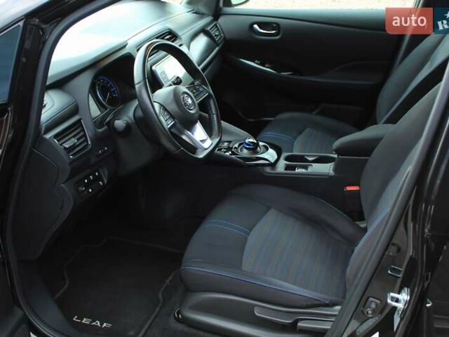 Чорний Ніссан Ліф, об'ємом двигуна 0 л та пробігом 64 тис. км за 13299 $, фото 30 на Automoto.ua