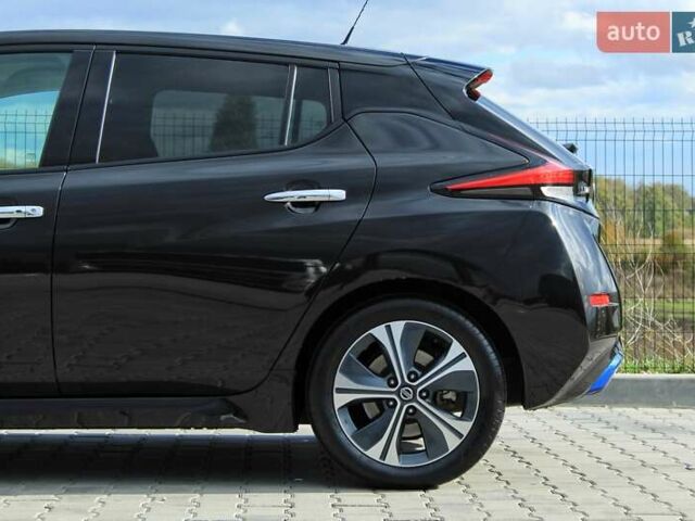 Чорний Ніссан Ліф, об'ємом двигуна 0 л та пробігом 64 тис. км за 13299 $, фото 13 на Automoto.ua