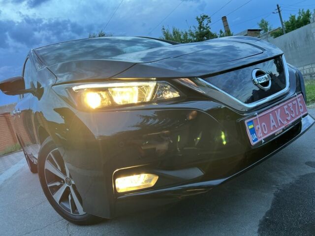 Черный Ниссан Лиф, объемом двигателя 0 л и пробегом 63 тыс. км за 12999 $, фото 18 на Automoto.ua