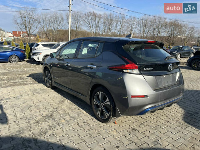 Черный Ниссан Лиф, объемом двигателя 0 л и пробегом 234 тыс. км за 11000 $, фото 3 на Automoto.ua