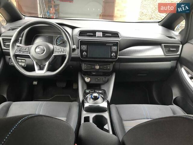 Черный Ниссан Лиф, объемом двигателя 0 л и пробегом 90 тыс. км за 20500 $, фото 11 на Automoto.ua