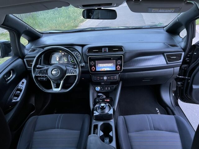 Черный Ниссан Лиф, объемом двигателя 0 л и пробегом 63 тыс. км за 12999 $, фото 20 на Automoto.ua