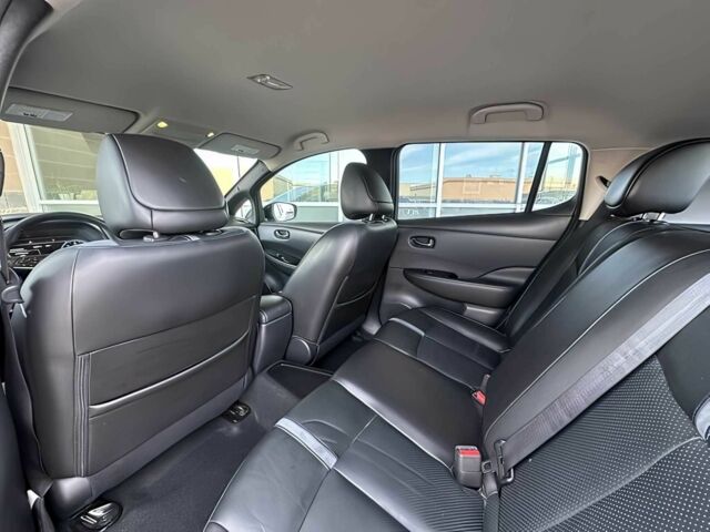 Черный Ниссан Лиф, объемом двигателя 0 л и пробегом 36 тыс. км за 7500 $, фото 11 на Automoto.ua