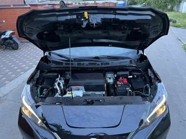 Черный Ниссан Лиф, объемом двигателя 0 л и пробегом 63 тыс. км за 12999 $, фото 17 на Automoto.ua