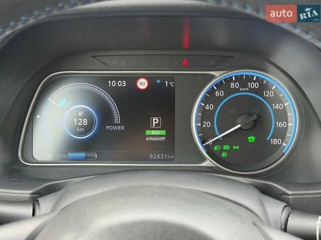 Черный Ниссан Лиф, объемом двигателя 0 л и пробегом 92 тыс. км за 13100 $, фото 19 на Automoto.ua