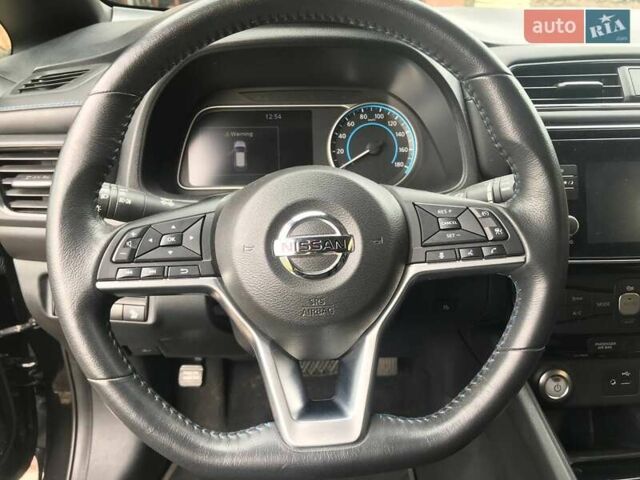 Черный Ниссан Лиф, объемом двигателя 0 л и пробегом 90 тыс. км за 20500 $, фото 5 на Automoto.ua