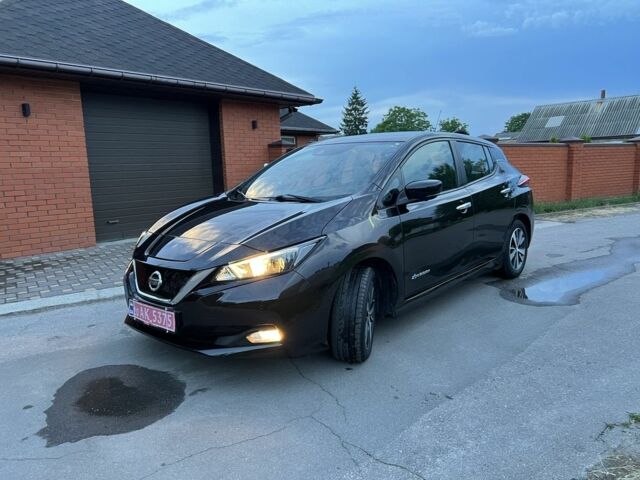 Черный Ниссан Лиф, объемом двигателя 0 л и пробегом 63 тыс. км за 12999 $, фото 22 на Automoto.ua