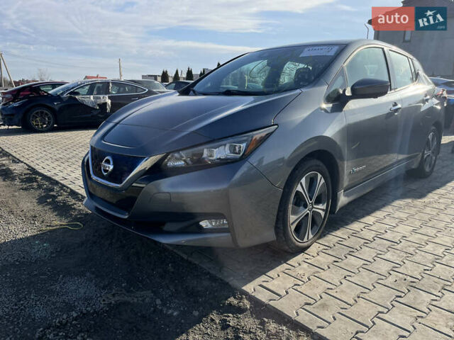 Черный Ниссан Лиф, объемом двигателя 0 л и пробегом 234 тыс. км за 11000 $, фото 1 на Automoto.ua